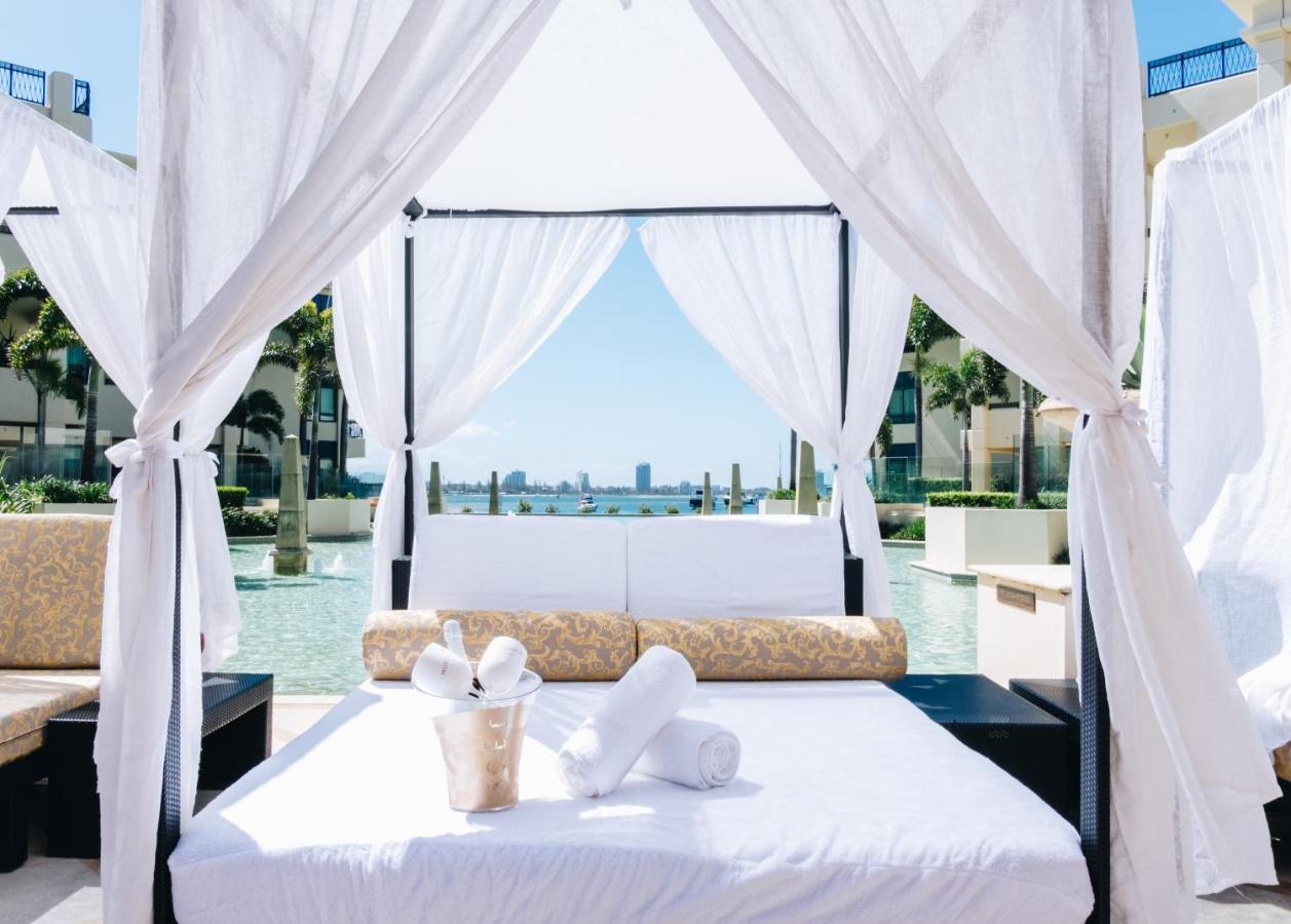 ホテル パラッツォ ヴェルサーチ ゴールドコースト エクステリア 写真 Cabana at the pool
