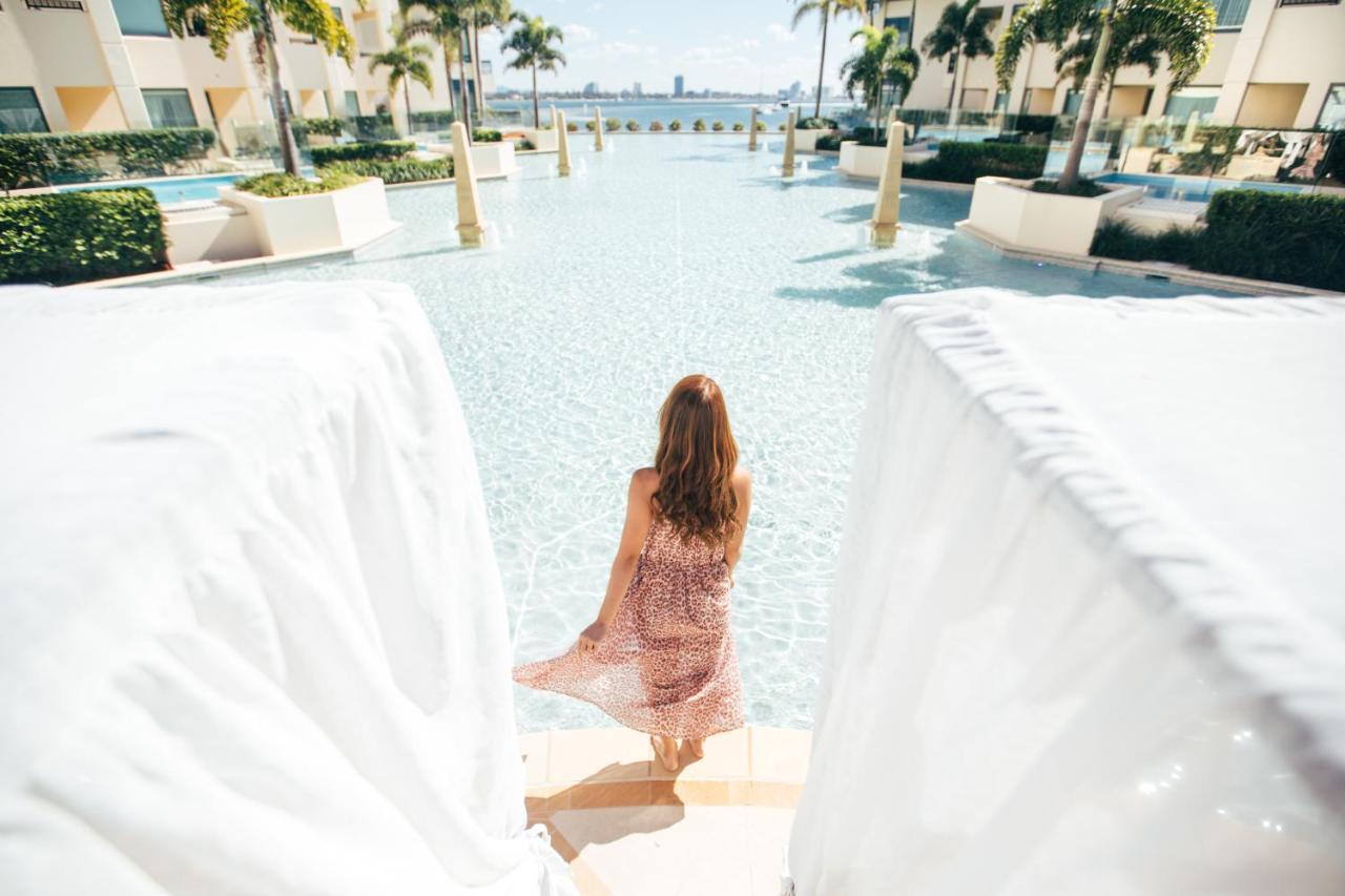 ホテル パラッツォ ヴェルサーチ ゴールドコースト エクステリア 写真 The pool at the W South Beach