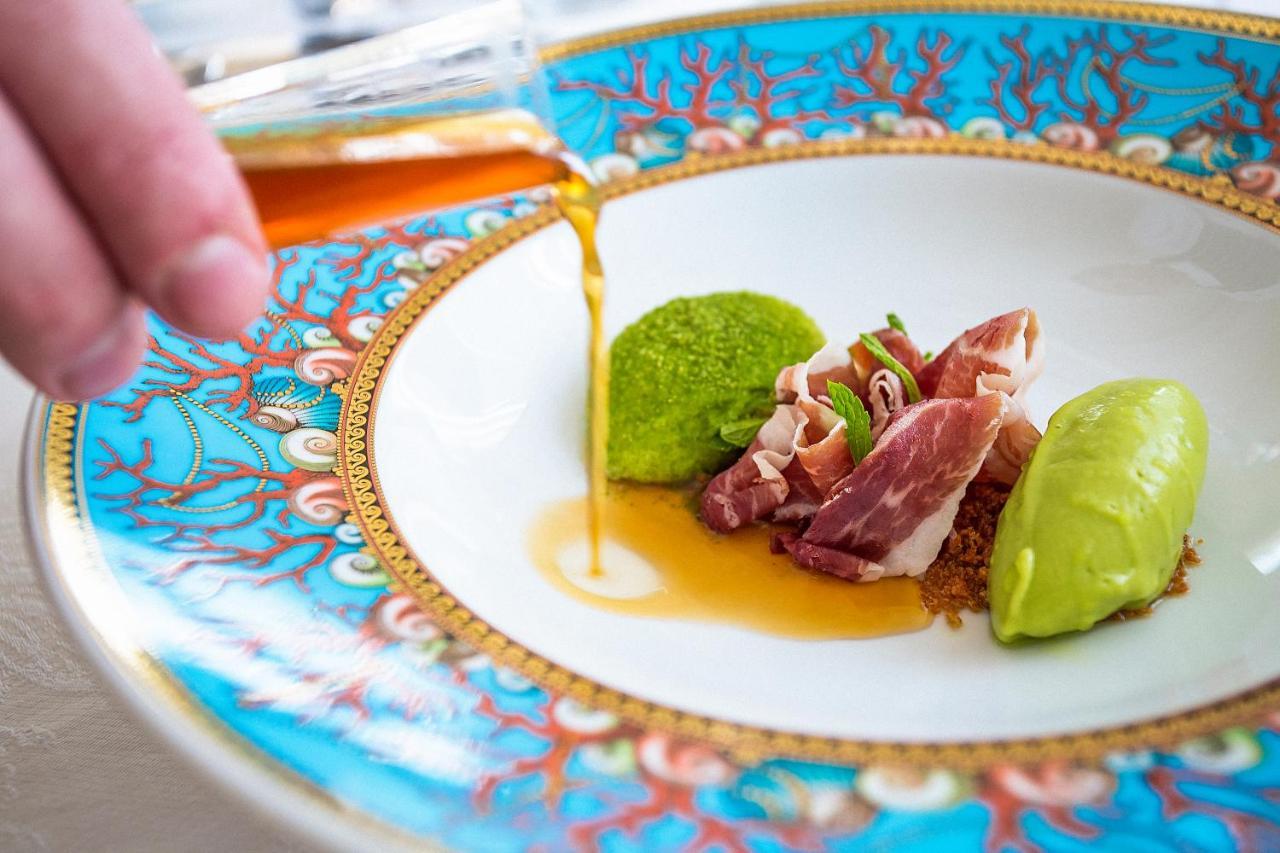 ホテル パラッツォ ヴェルサーチ ゴールドコースト エクステリア 写真 A dish prepared by the restaurant