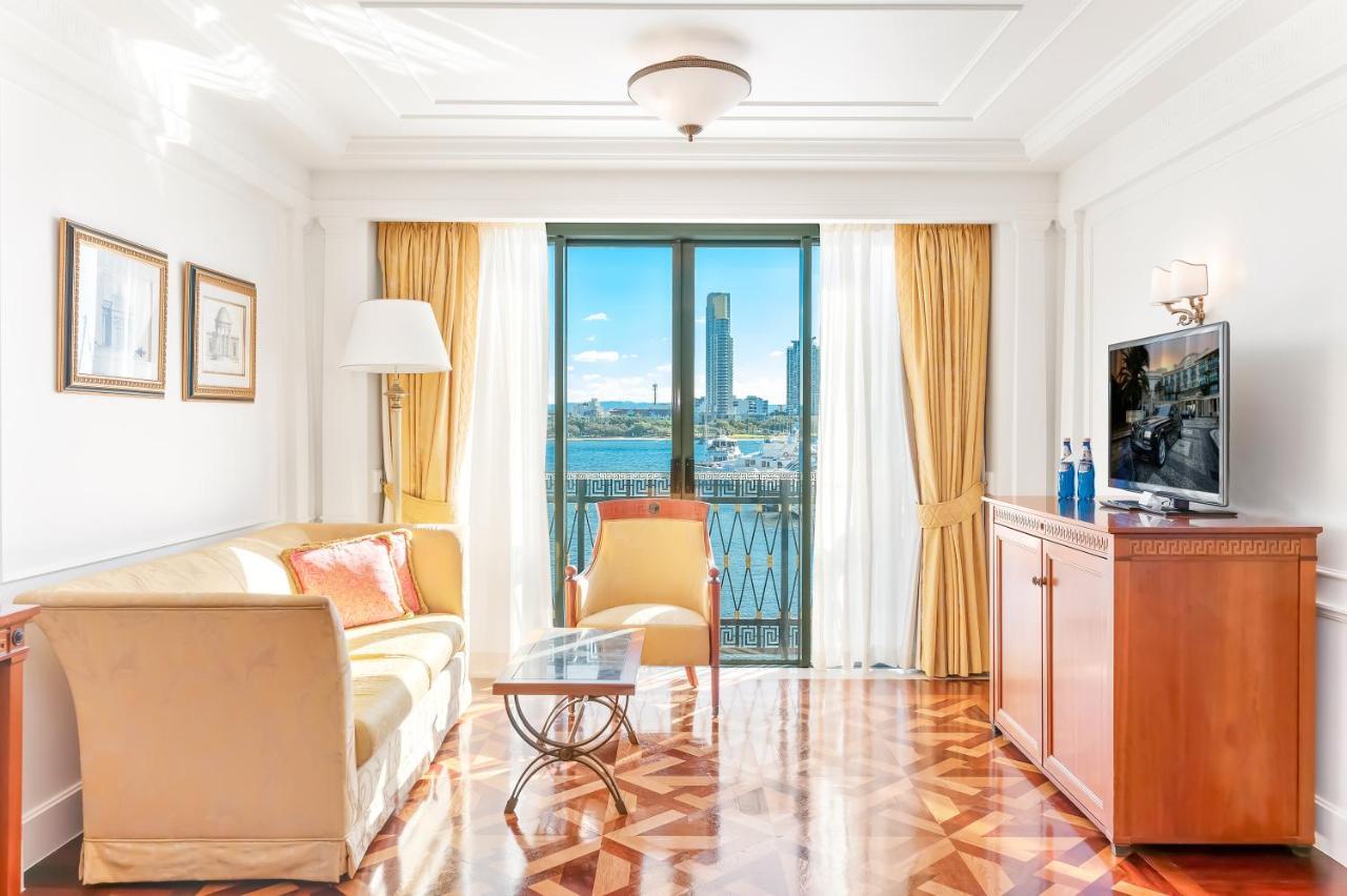 ホテル パラッツォ ヴェルサーチ ゴールドコースト エクステリア 写真 A living room at the hotel