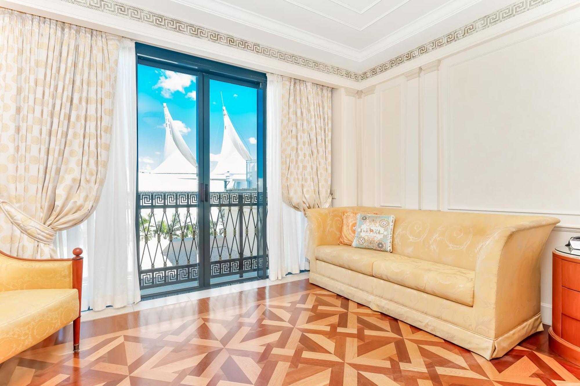 ホテル パラッツォ ヴェルサーチ ゴールドコースト エクステリア 写真 A room at the Atlantis Paradise Island