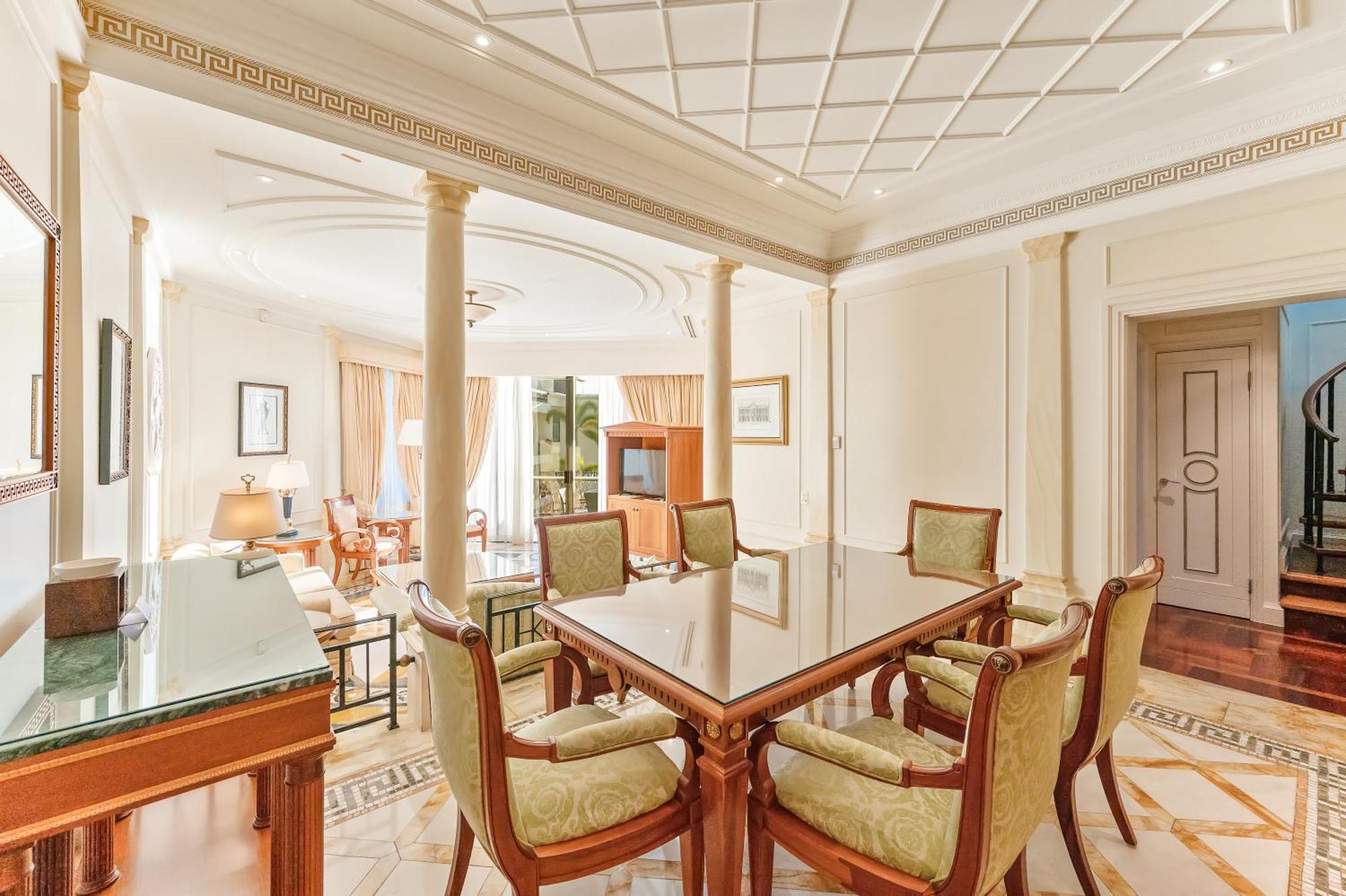 ホテル パラッツォ ヴェルサーチ ゴールドコースト エクステリア 写真 A suite at the Jumeirah Atlantis